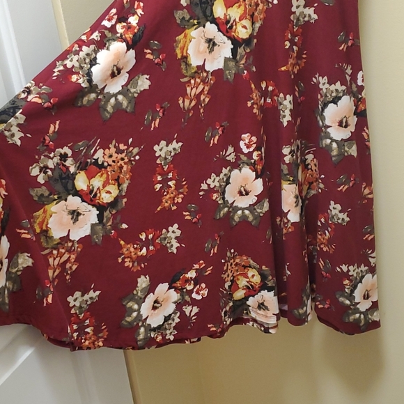 Flower dress - Picture 3 of 6